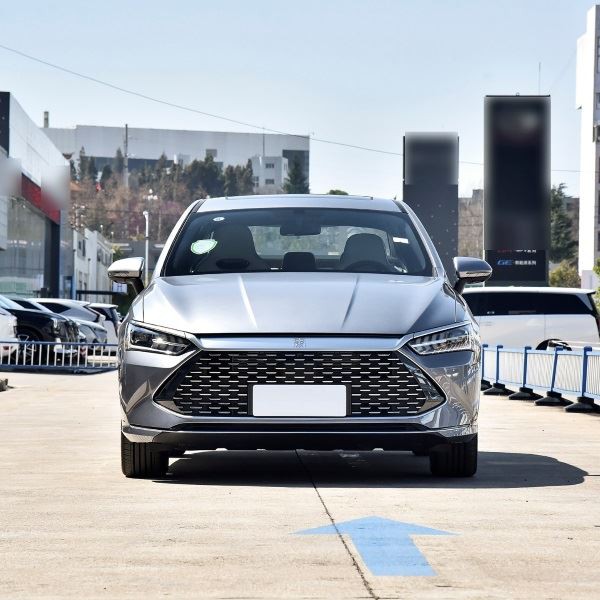 Byd Qin Plus Dm-i avtomobil